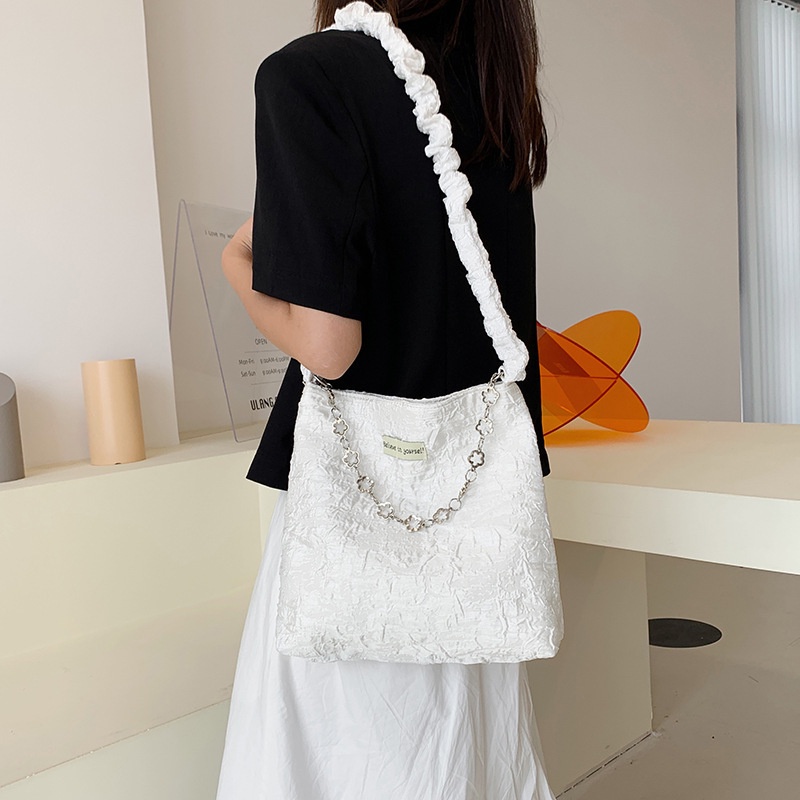 Túi Xách Dây Xích Đeo Vai Thiết Kế Đơn Giản Mới