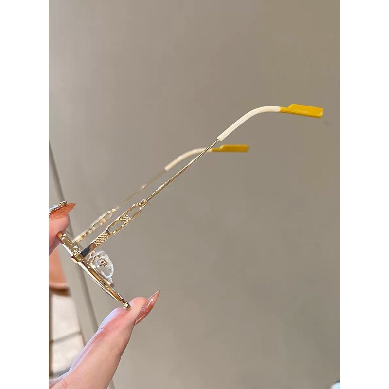 Kính Má Hồng Vuông Gọng Kim Loại Đáng Yêu 2024