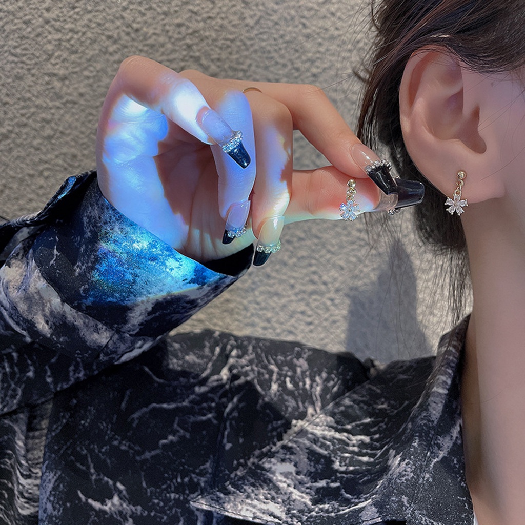 One Đôi Bông Tai Hình Hoa Tuyết Đính Đá Thời Trang Cho Nữ