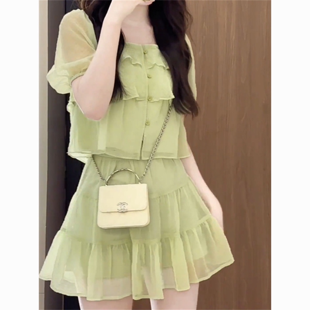 Set Áo Kiểu Cổ Vuông Phối Bèo Và Chân Váy Ngắn Thời Trang Hong Kong Cao Cấp Cho Nữ