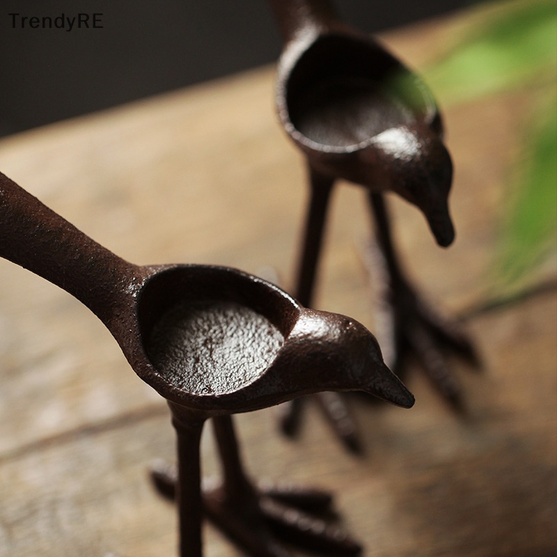 Giá Đỡ Đèn Dầu Bằng Sắt Kiểu Cổ Điển Độc Đáo