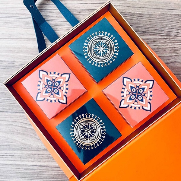 Hộp Trung Thu Cứng Cao Cấp Cam Công (4Bánh)