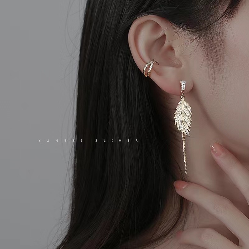 Bông Tai Dáng Dài Hình Chiếc Lá Đính Đá Phối Tua Rua Thời Trang Hàn Quốc Cho Nữ