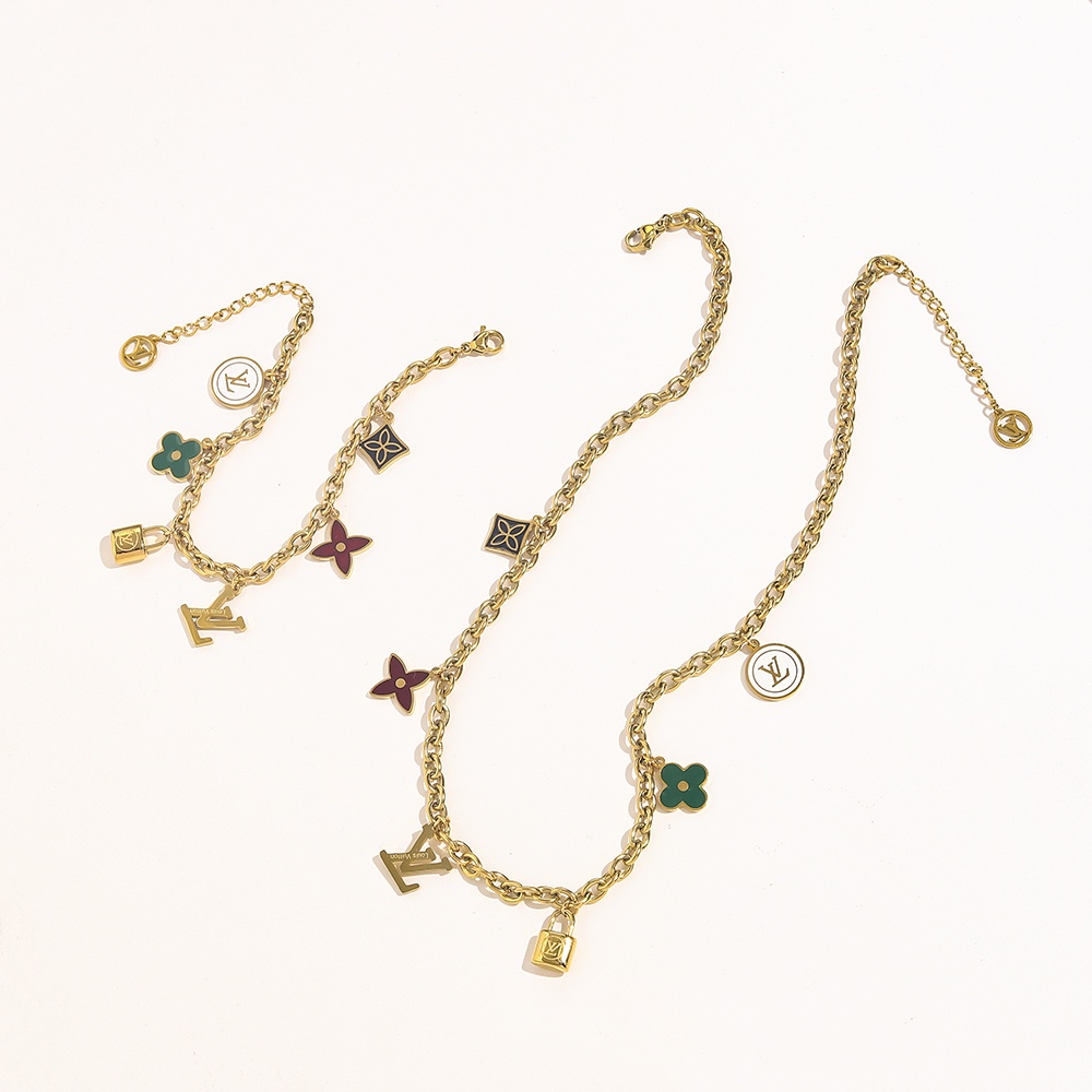 Vòng Tay louis vuitton Bằng Thép Titan Khắc Chữ lv monogram