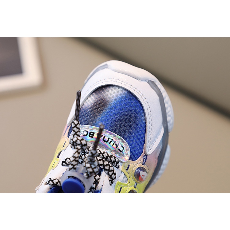 Giày Sneaker Đế Mềm Chống Trượt Thoáng Khí Có Đèn LED Thời Trang Mùa Xuân 2023 Dành Cho Trẻ Em