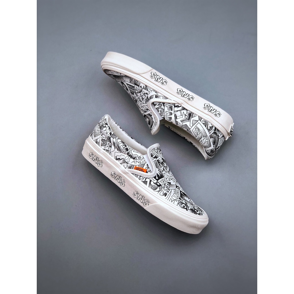 Giày thể thao sneakersntuff la x vance / vans vault mới nhất là những đôi giày thể thao được phát hành mới nhất. Ogclassic slip onlx màu be. Mô hình graffiti đen