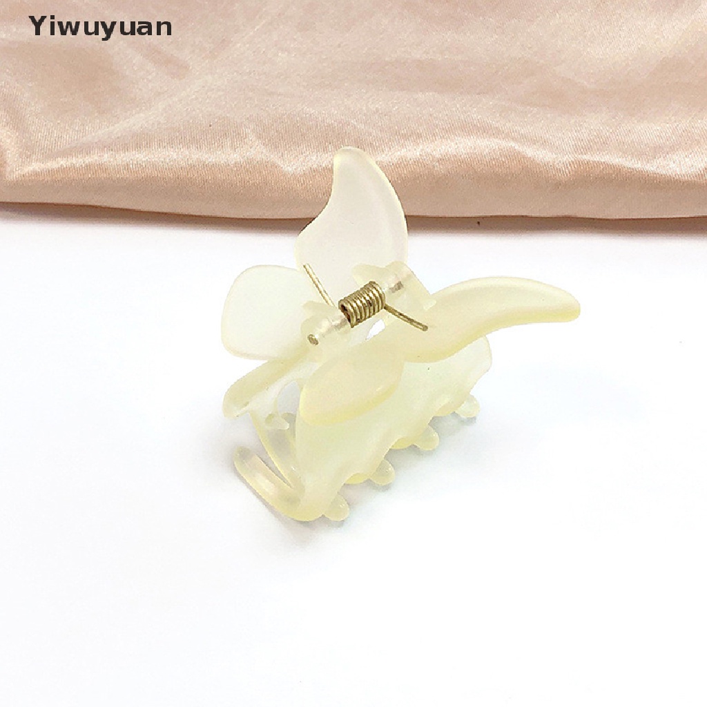 < Yiwuyuan > Kẹp Tóc Hình Bướm Ngọc Trai Bằng Nhựa Resin Mới Ngọt Ngào