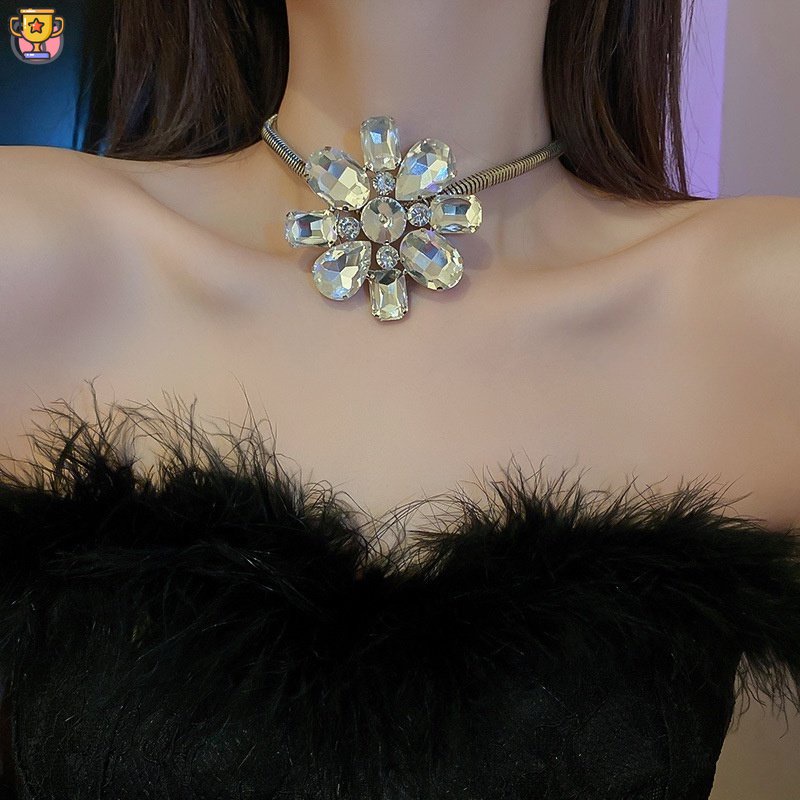 Dây Chuyền Choker Mặt Hoa Lớn Sang Trọng Dành Cho Nữ
