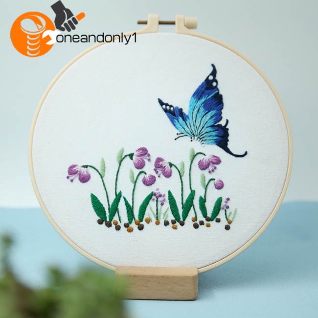 Bộ Tranh Thêu Chữ Thập Tự Làm Hình Chú Ong Và Hoa Dễ Thương