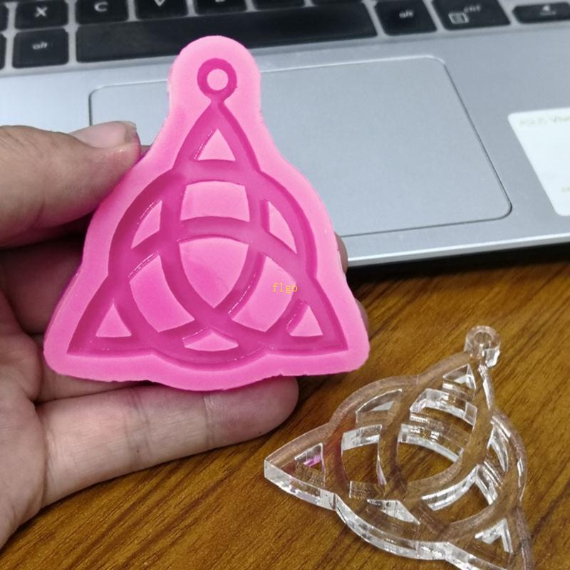 Khuôn Silicone Hình Tam Giác Làm Móc Khóa Thủ Công