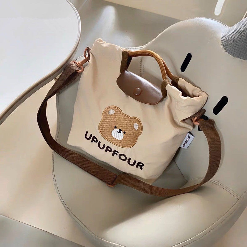 Túi Xách Đeo Vai Nhẹ Nhàng Thêu Họa Tiết Gấu Dễ Thương Kiểu Hàn Quốc