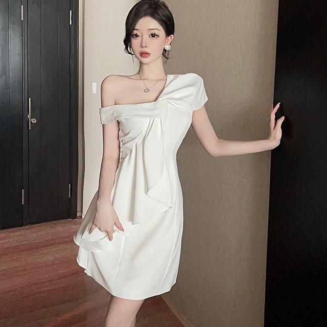 Đầm Dáng Chữ A Lệch Vai Phối Bèo Màu Trắng Phong Cách Pháp Thời Trang Xinh Xắn Cho Nữ