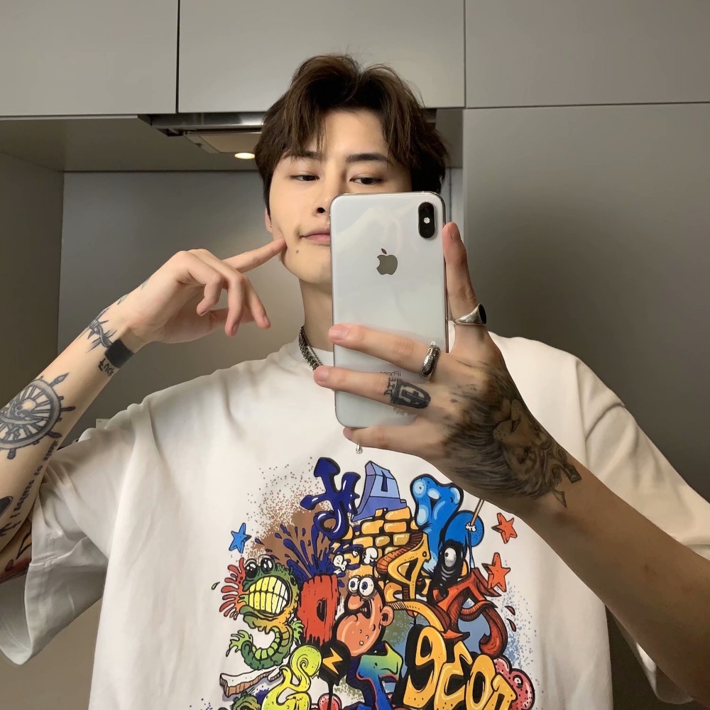 Áo Thun Ngắn Tay In Họa Tiết Hoạt Hình Thời Trang Dành Cho Cả Nam Và Nữ