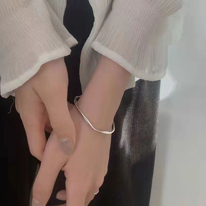 Vòng Tay Hở Màu Vàng / Bạc Đơn Giản Cho Nữ