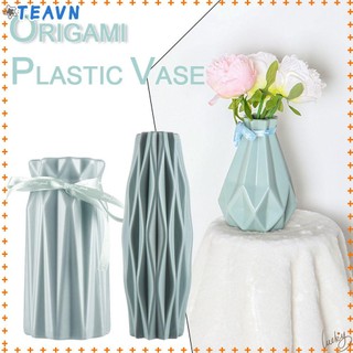 Lọ hoa bằng nhựa phong cách origami dành cho trang trí không gian