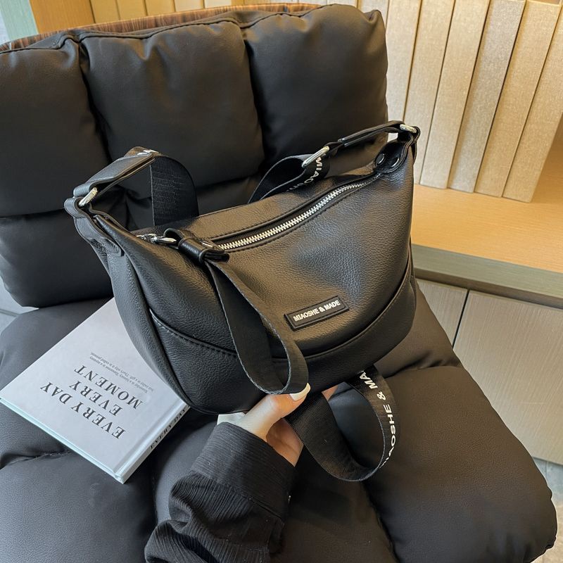 Túi Đeo Chéo Một Bên Vai Phong Cách Mới Bán Chạy Nhất Cho Nữ Sinh Chơi Bánh Bao Haobing boutiqu