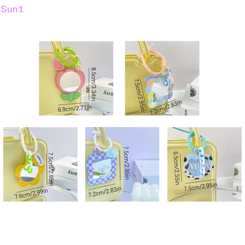 Gương Trang Điểm Nhỏ Tích Hợp Móc Khóa Hình Hoa Tulip Dễ Thương Dành Cho Nữ Sun1 &gt;