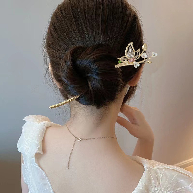 Kẹp Tóc Kim Loại Hình Hoa Đính Ngọc Trai Phối Tua Rua Thời Trang Cho Nữ CHLINS