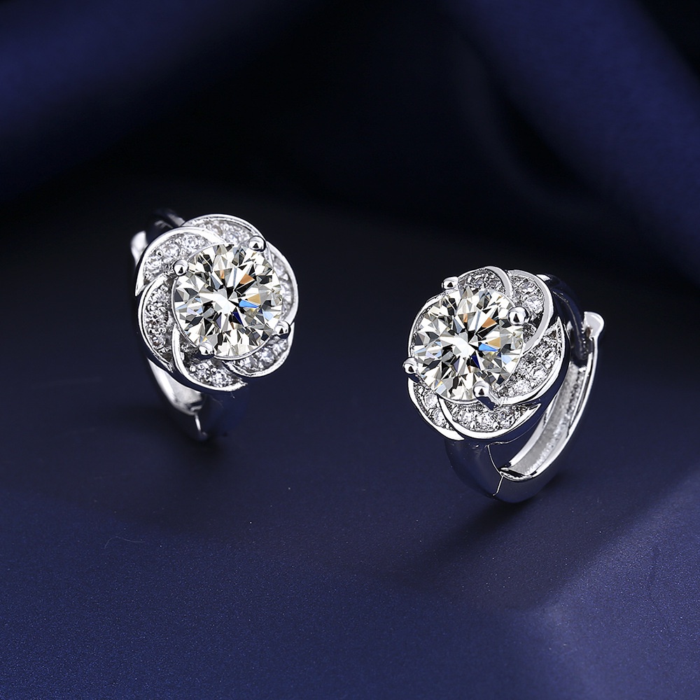 Khuyên Tai Hình Hoa Hồng Đính Kim Cương Trắng Thời Trang Đơn Giản Cổ Điển Cho Nữ