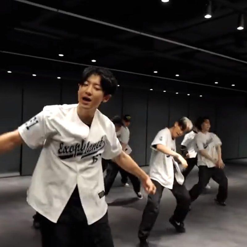 Áo Thun cotton Tay Ngắn Cổ Tròn In Hình kpop exo Màu Trắng Thời Trang Unisex