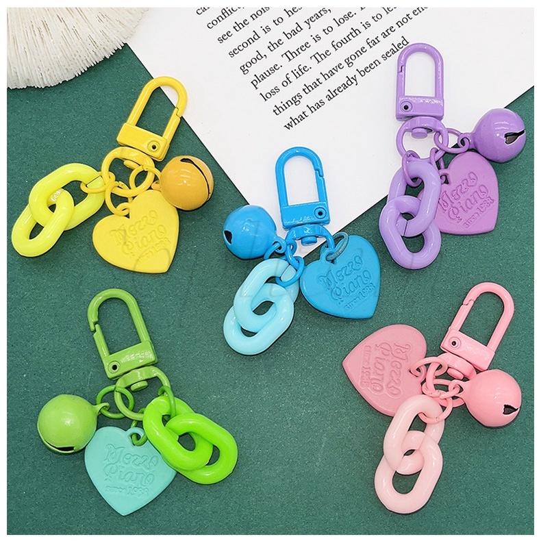 Móc Khóa Xe Hơi / Túi Xách / Điện Thoại Hình Trái Tim Nhiều Màu Sắc Bằng Nhựa Resin Dễ Thương Sáng Tạo Dành Cho Nam Và Nữ