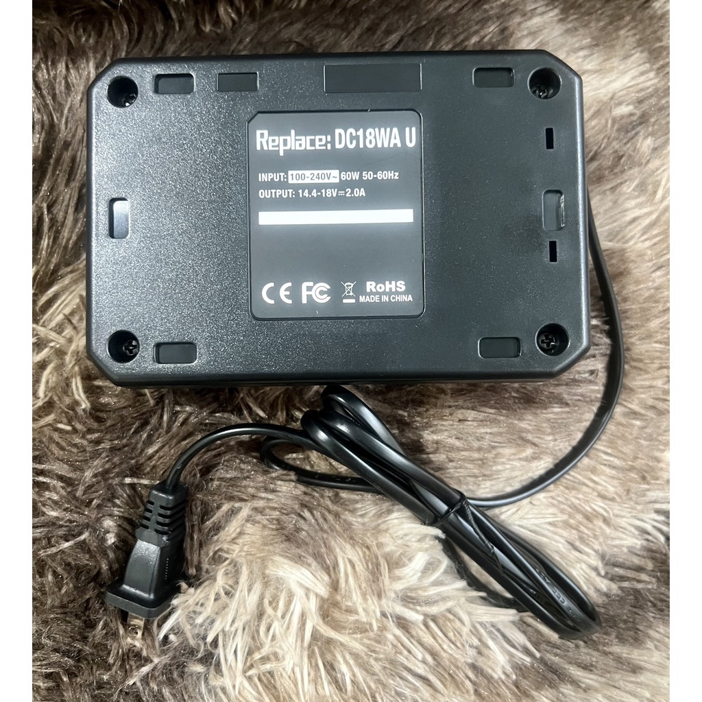 Sạc Makita DC18WA 14V-18V max nhận sạc zin. LK