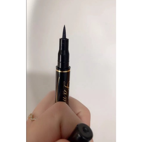 Bút kẻ mắt Lameila Nét Mảnh Lâu Trôi ngòi thanh gọn và đường kẻ sắc nét