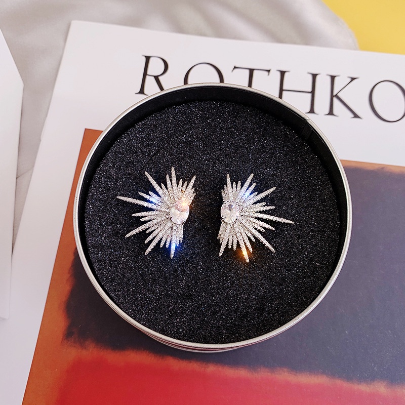 Khuyên tai tiệc đá sang chảnh YR