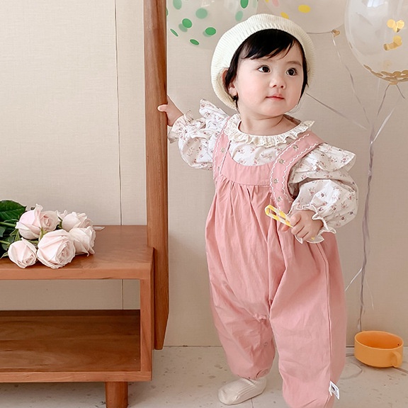 Ins autumn baby girl thêu yếm phù hợp với thời trang all-match áo sơ mi dài tay baby outing two-piec