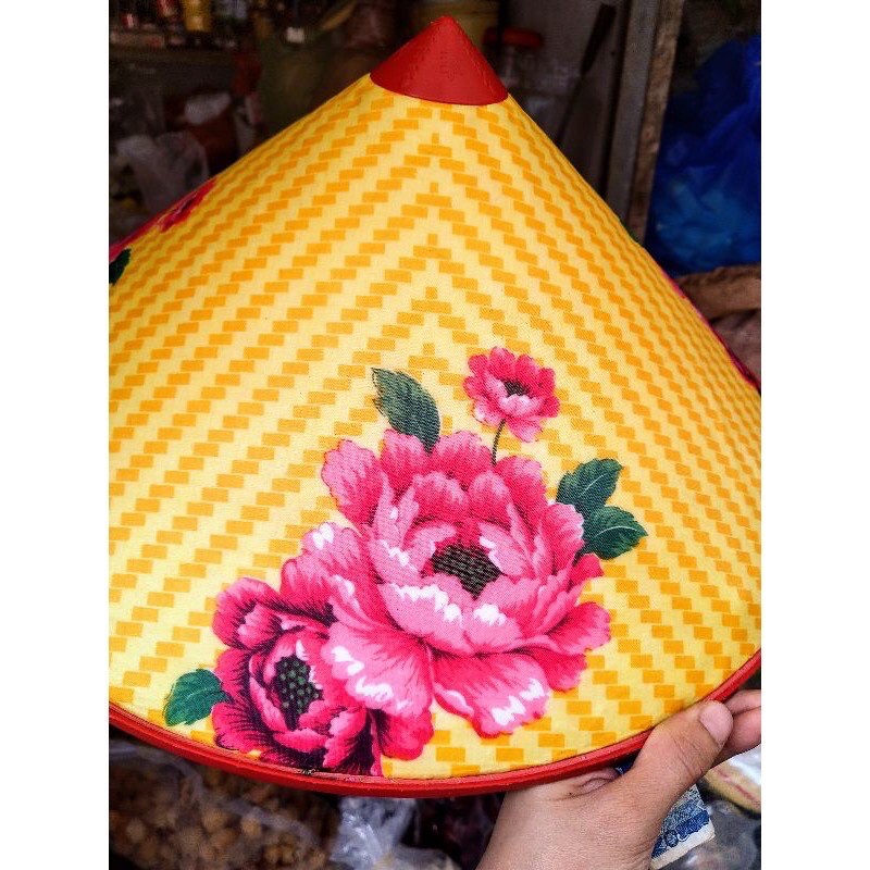 Nón lá bằng nhựa lót giấy bạc cao cấp chống nắng mưa---quynh hoa shop------