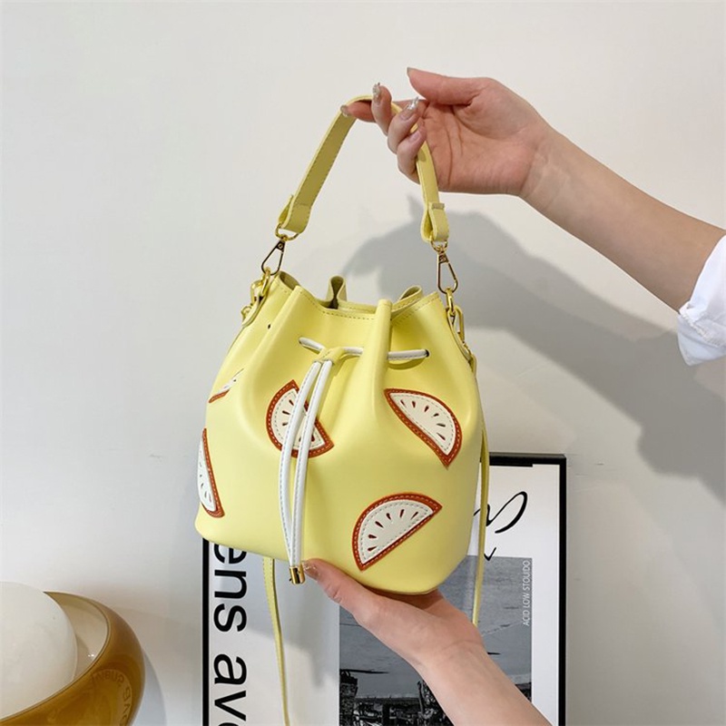 Túi Dây Rút Đeo Vai Sức Chứa Lớn Họa Tiết Trái Cây Dễ Thương Cho Nữ