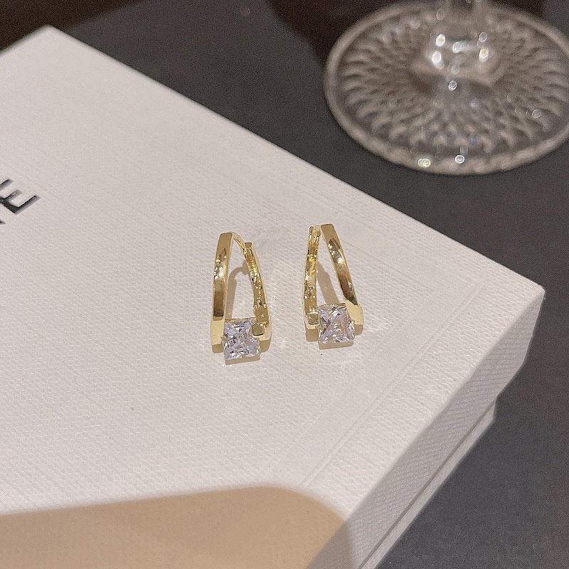 Bông Tai Bằng Thép Titan Đính Đá Zircon Hình Vuông Đơn Giản Thời Trang Hàn Quốc Cho Nữ