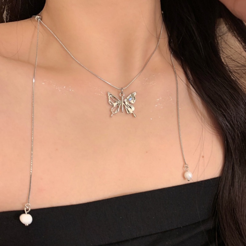 Vòng Cổ Titan Nhẹ Nhàng Hình Bướm Thiết Kế Lộ Xương Đòn Cao Cấp Phong Cách Hàn Quốc Sang Trọng