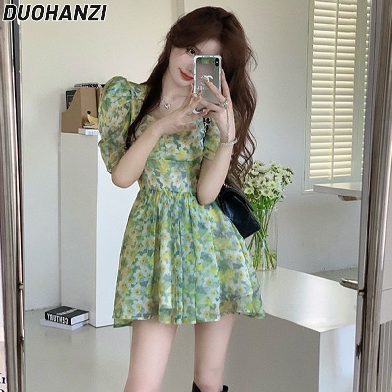 Đầm Hoa Cổ Vuông Tay Phồng Ngắn Màu Xanh Lá Thời Trang Xinh Xắn Cho Nữ