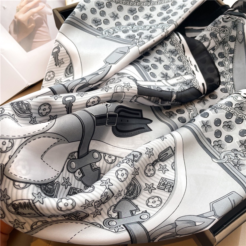 Khăn Choàng Cổ Hình Vuông 70X70Cm In Họa Tiết Hoa Bằng Lụa Thời Trang Xinh Xắn Cho Nữ