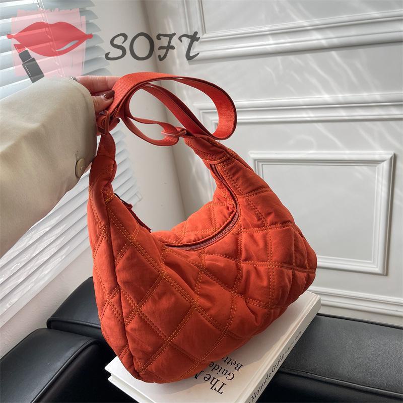 Túi Đeo Chéo Nhồi Bông Nhẹ Nhàng Thanh Lịch Cho Nữ