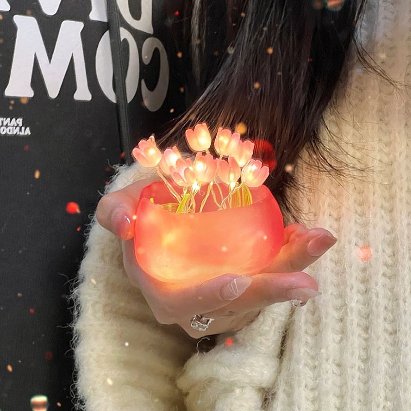 Đèn Ngủ Để Bàn Hình Hoa Tulip Dễ Thương Dùng Làm Quà Tặng