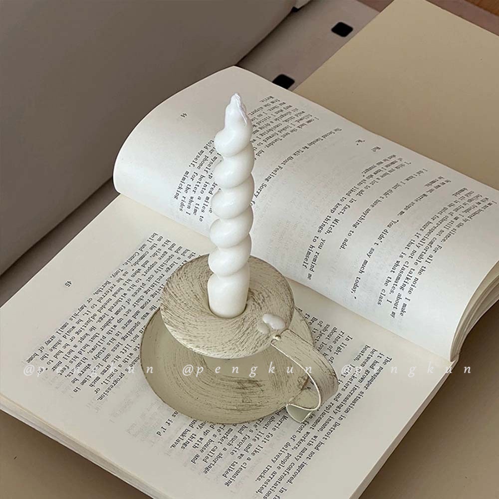 Giá Đỡ Đèn Cầy Bằng Sắt Màu Trắng Phong Cách Trung Cổ Độc Đáo Trang Trí Nhà Cửa