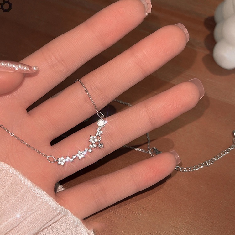 Dây Chuyền Mặt Hoa Zircon Siêu Lấp Lánh Sang Trọng