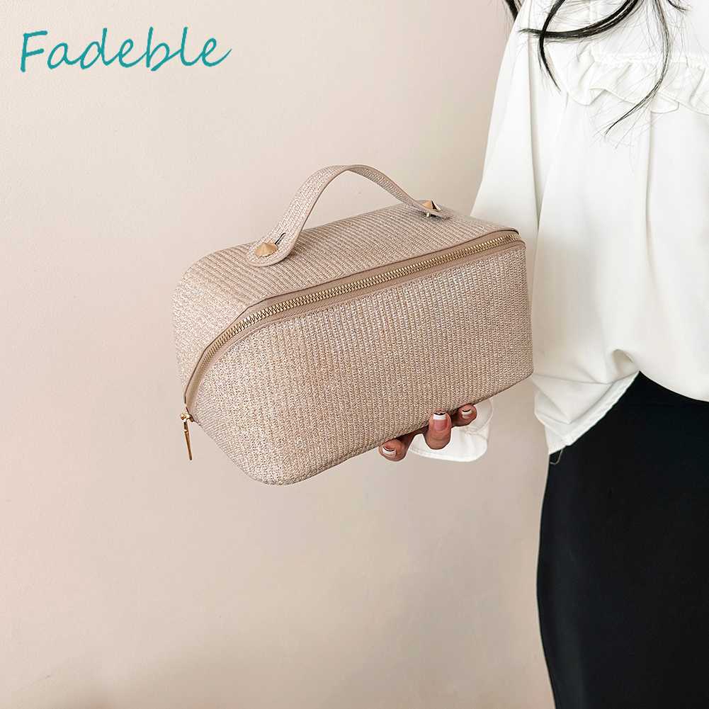 Túi Đựng Mỹ Phẩm Bằng PU Đính Đá Dung Tích Lớn Tiện Dụng