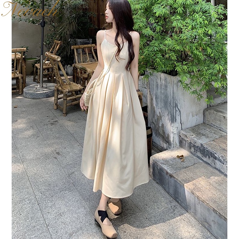 Đầm Hai Dây Dáng Lửng Xếp Ly Ôm Eo Phong Cách Hepburn Pháp Thời Trang Mới 2023