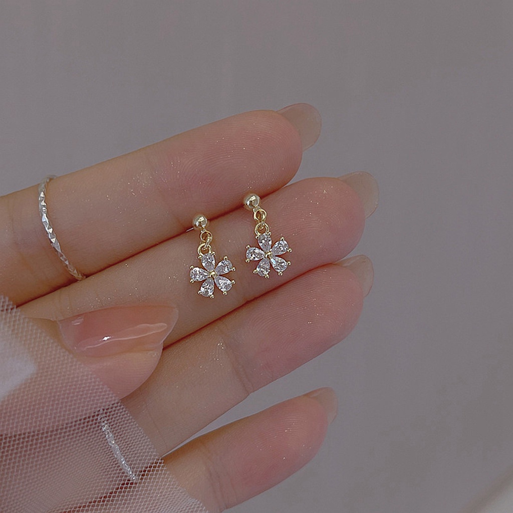 One Đôi Bông Tai Hình Hoa Tuyết Đính Đá Thời Trang Cho Nữ