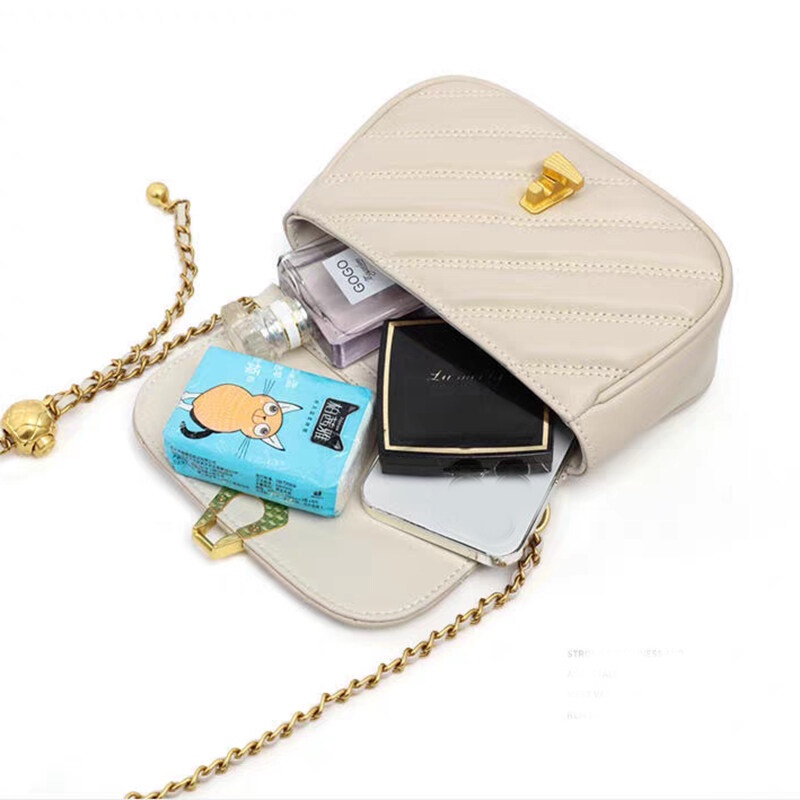 Túi Đeo Chéo Dây Xích Nhỏ Hình Thoi Màu Vàng Phong Cách Dành Cho Nữ