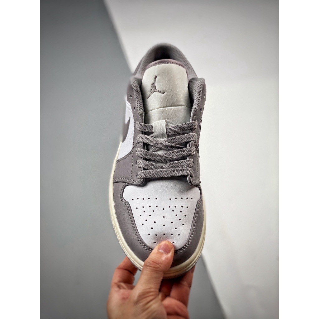 （Sản phẩm chính hãng）Giày chạy bộ Nike Air Jordan 1 Low xám trắng 100% nguyên bản