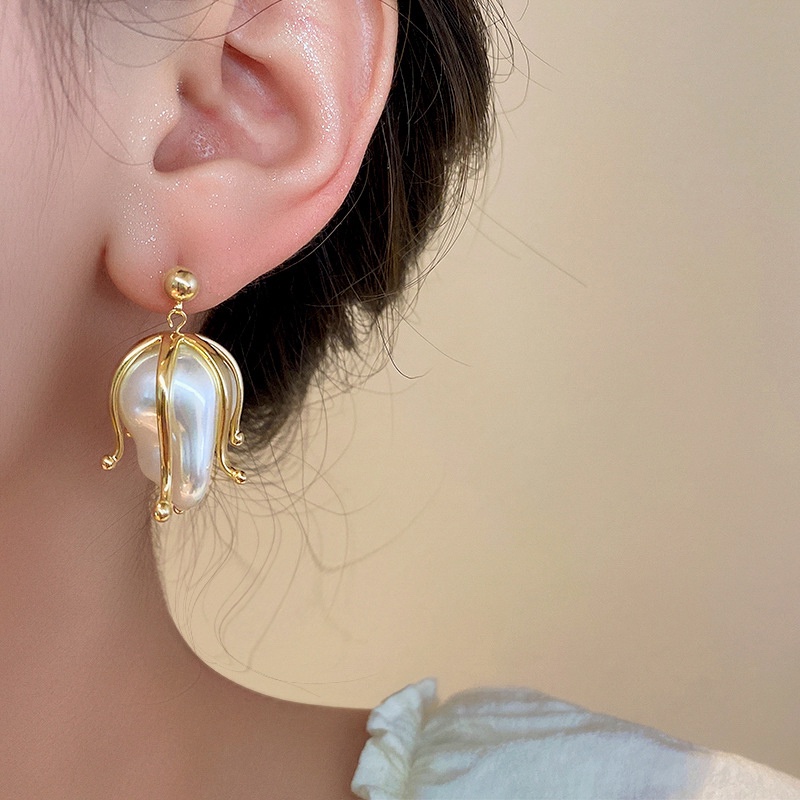 Bông Tai Mạ Bạc Hình Hoa Đính Ngọc Trai Phong Cách Baroque Sang Trọng