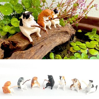 1 chú mèo trang trí bể cá