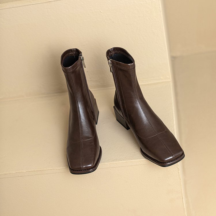 Giày Boots Mũi Vuông Đế Dày Thời Trang Cá Tính