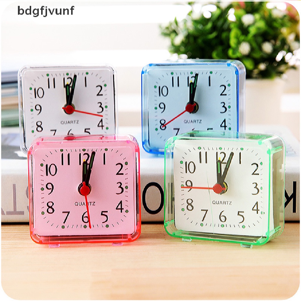 Đồng Hồ Báo Thức Để Bàn Hình Vuông Nhỏ Gọn Đáng Yêu