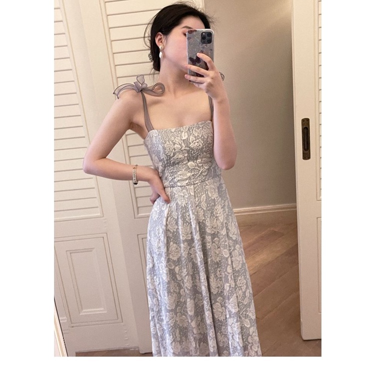 [Đầm Hai Dây] F &amp; X Đầm Dài Dáng Chữ A Ôm Eo Phối Ruy Băng Màu Xám Sương Mùa Hè 2023 Phong Cách Pháp Ngọt Ngào Gợi Cảm Cho Nữ