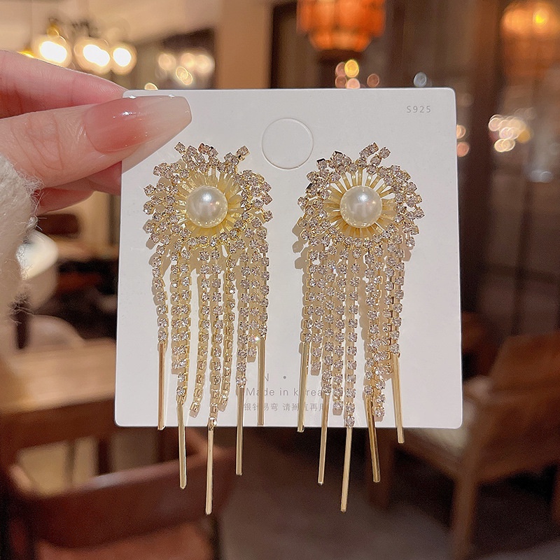 Bông Tai Dài Hình Hoa Hướng Dương Đính Ngọc Trai Sang Trọng Cho Nữ